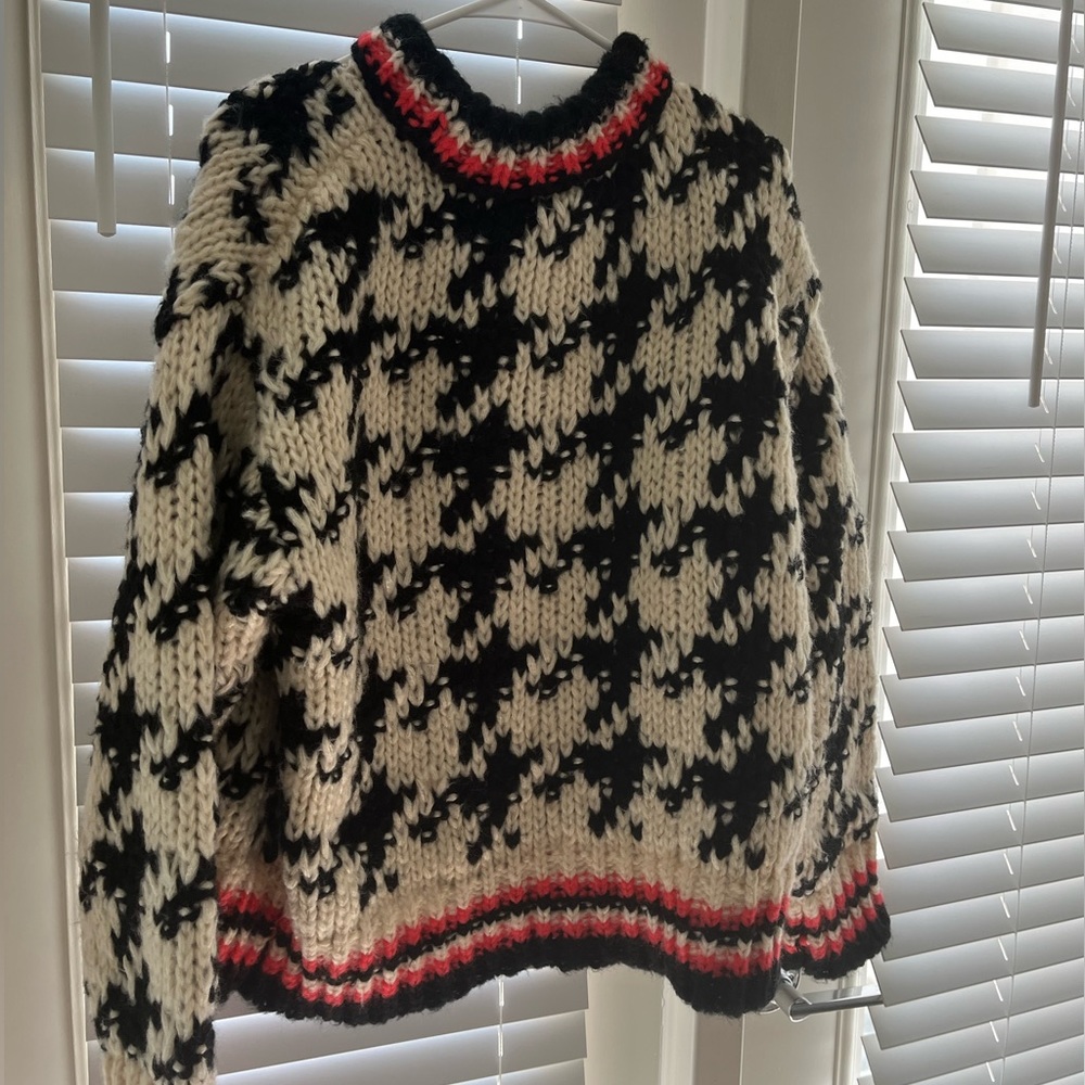 BLANKNYC Houndstooth Powdered Knit Sweater